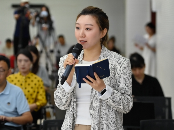 人民网记者提问。国家卫生健康委供图